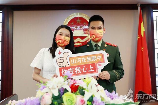 敬礼是左手还是右手，升国旗敬礼是左手还是右手（沪上新人以爱的名义与国同庆）