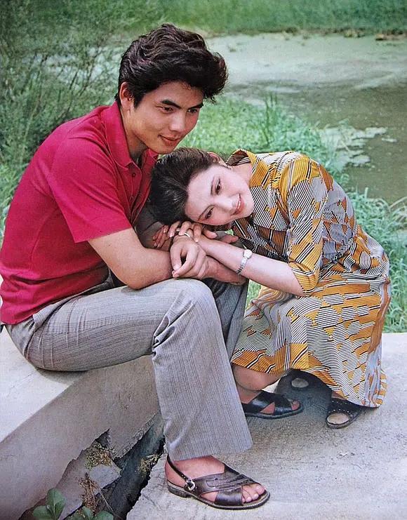 冲锋陷阵演员表，冲锋陷阵电影的女主角是谁（主演《自豪吧）