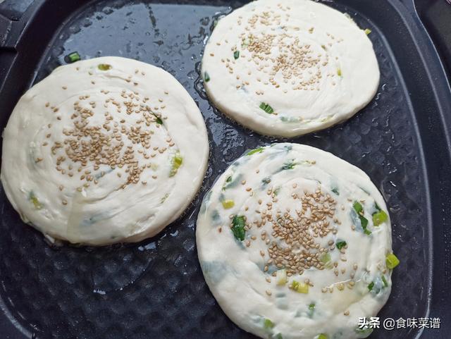 各种烙饼的做法，各种烙饼的做法大全（“末伏烙饼摊鸡蛋”）