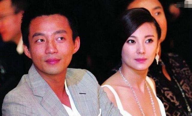 2009年，王全安与相恋十年的余男分手，转身便与张雨绮拍了部好戏