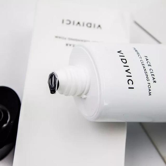 皂基洗面奶和氨基酸洗面奶区别，氨基酸和皂基洗面奶如何区分（哪些洗面奶不好用）