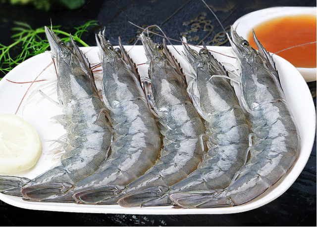 虾线如何快速去除，虾尾的虾线如何快速去除（老渔民说这样去虾线才正确）
