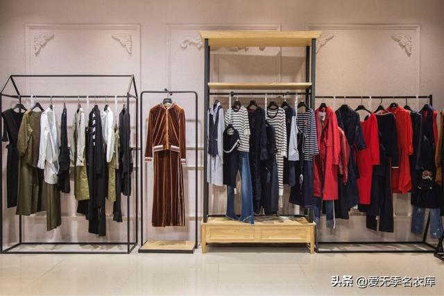 开服装店怎么找货源，开服装店如何找货源（开服装店的货源怎么组织）
