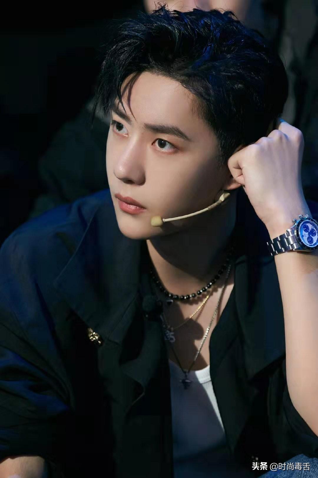 香奈儿有男装吗，香奈儿有男装吗?商标是什么样的（男生穿CHANEL居然这么好看）