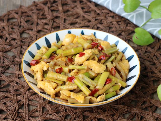 竹笋炒鸡蛋的做法大全，竹笋炒鸡蛋的做法大全家常（春天遇到这菜别手软）