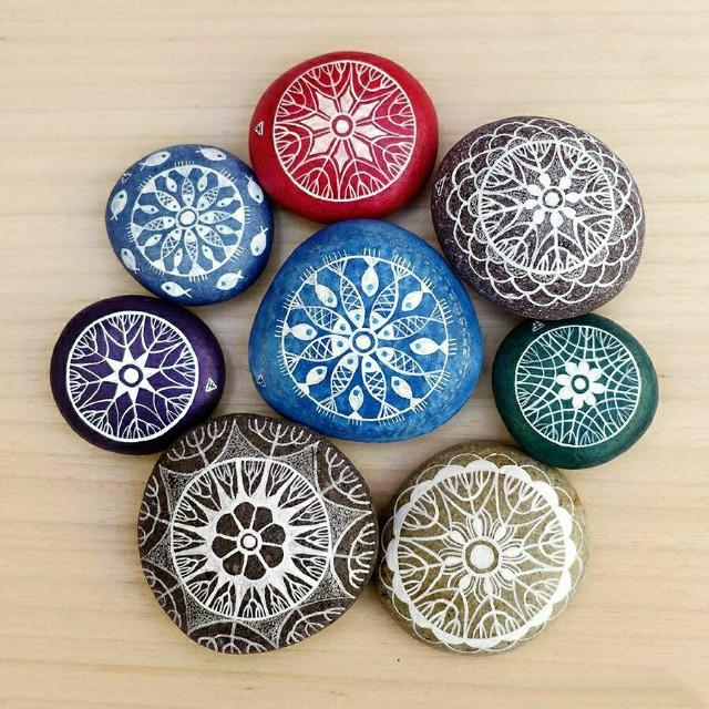 鹅卵石画画，那么龙是真的存在过吗（彩色比黑白更好看）