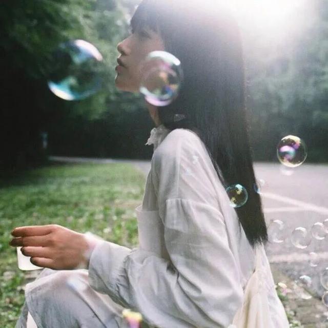 动漫女生头像   今天天气很好适合打打闹闹微信，动漫女生头像   今天天气很好适合打打闹闹，更适合亲亲抱抱（女生：可以获得漂亮并且温柔）