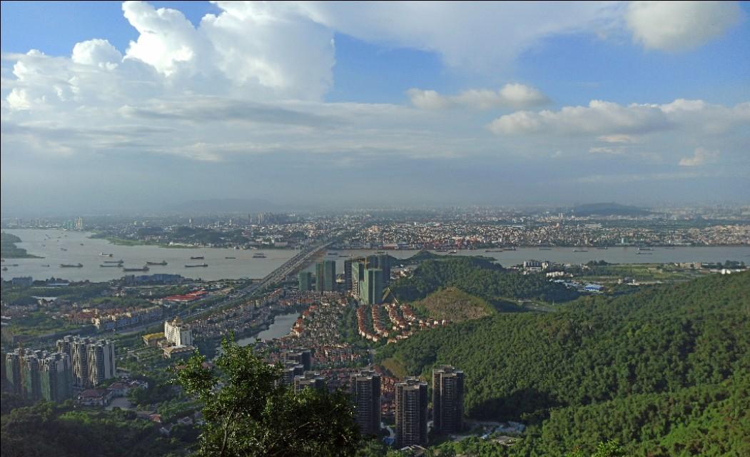 大雁山風景區紀元塔觀景平臺(拍到廣州塔的地點)