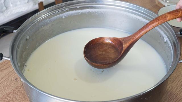 一斤黄豆能做几斤豆腐，做豆腐一斤黄豆几斤水（2斤黄豆出8斤豆腐）