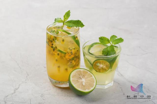 喝完牛奶再喝可乐有坏处吗，喝可乐之后喝牛奶会怎么样（长期喝可乐的危害有多大）