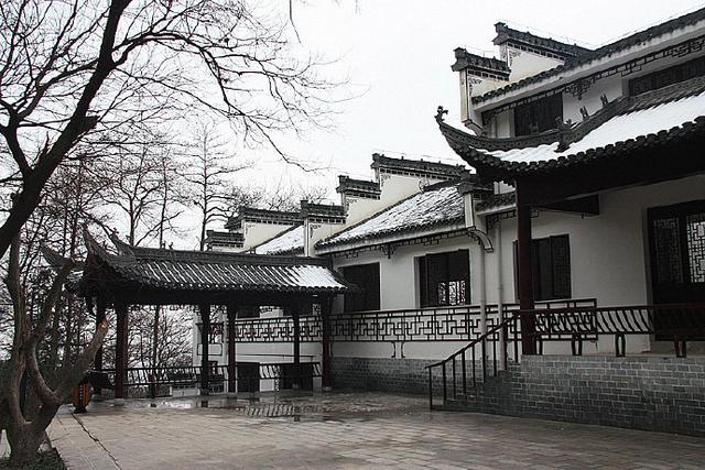 只有敬亭山是什么意思，敬亭山啥意思（宣城敬亭山——诗仙口中的“相看两不厌）