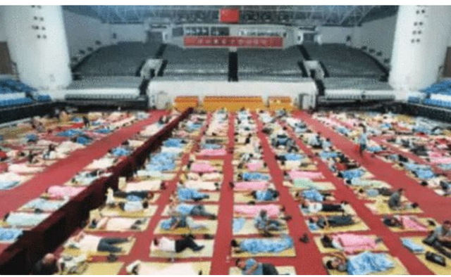 打地铺的注意事项，楼上打地铺可以吗（哈工大学生在行政楼前打地铺）