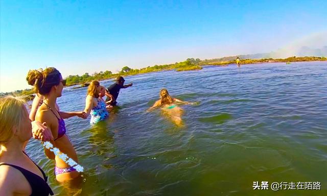 维多利亚大瀑布，维多利亚瀑布（平均每秒935吨流量）