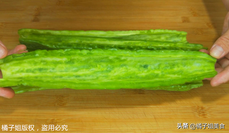 图片[3]-【苦瓜鸡蛋黄金饼】做法步骤图 营养好吃 没有苦味-起舞食谱网