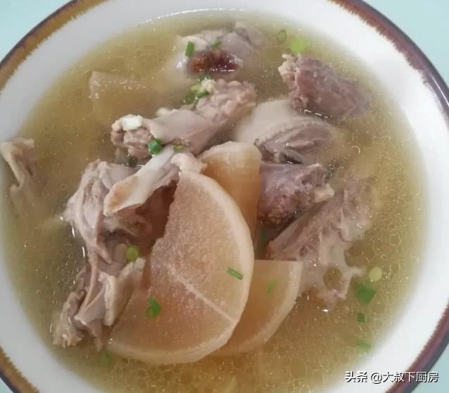 酸菜老鸭汤，酸萝卜老鸭汤的正宗做法（大叔家的成都菜：酸萝卜老鸭汤）