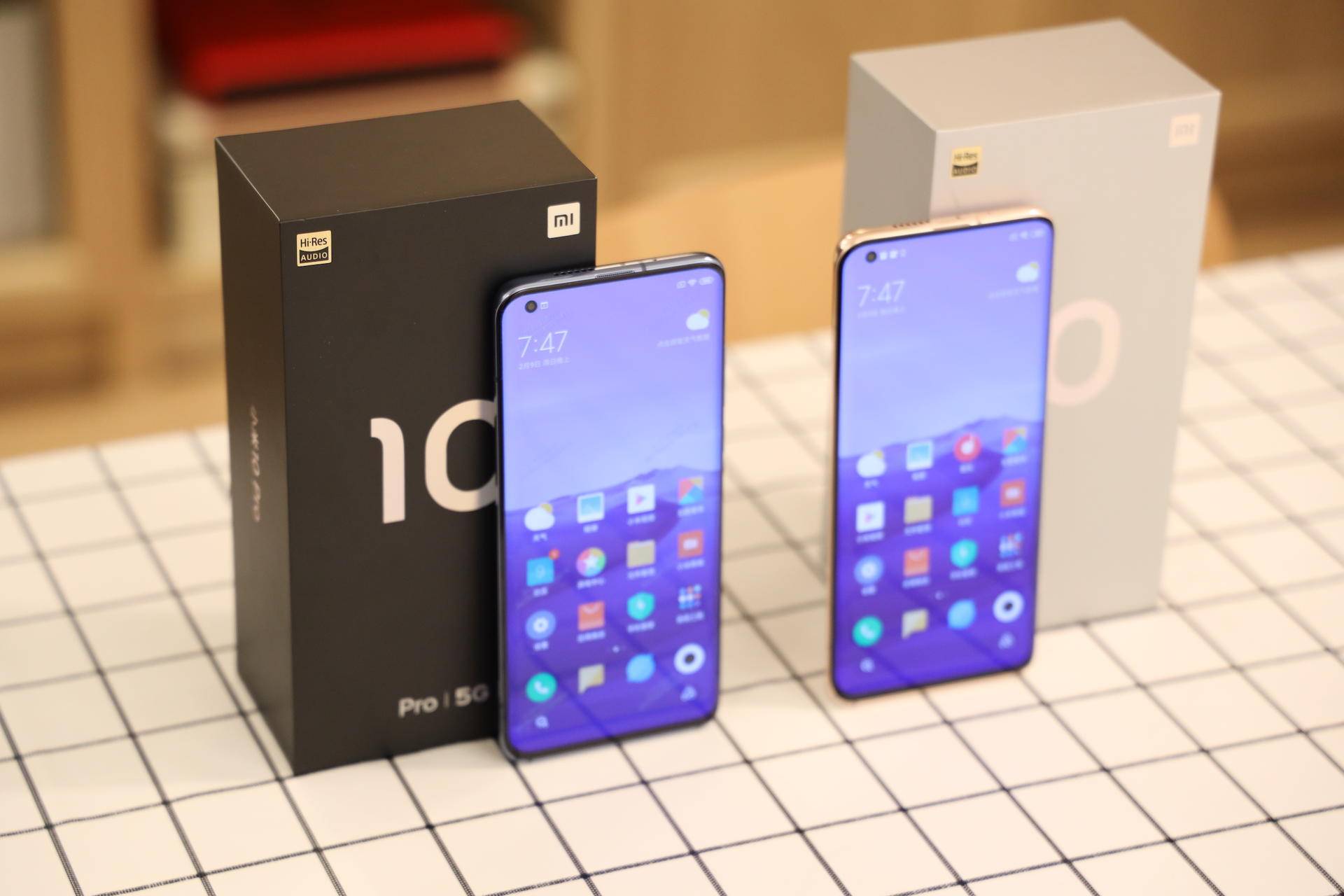 小米10和10pro区别买哪个比较好（小米10和10pro对比）