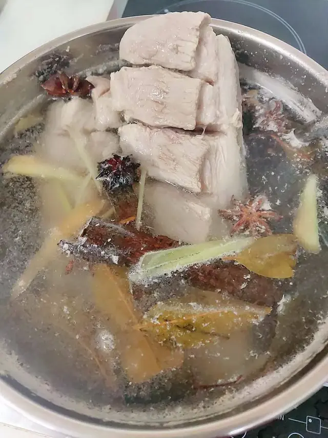 烤箱烤猪肉，家庭烤箱版——脆皮五花肉