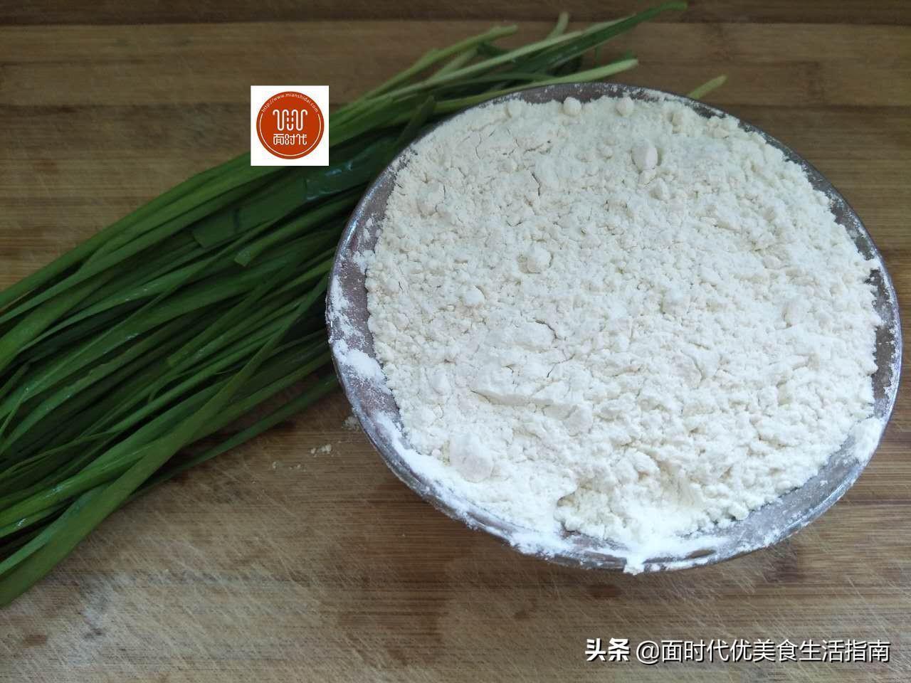 韭菜煎饼要怎么做才能酥脆，教你一个韭菜新吃法