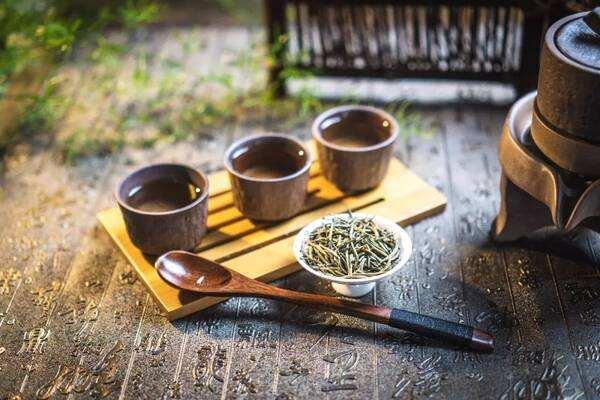 王勃滕王阁序的故事，滕王阁序注音版全部原文（韩愈都赞不绝口的《滕王阁序》）