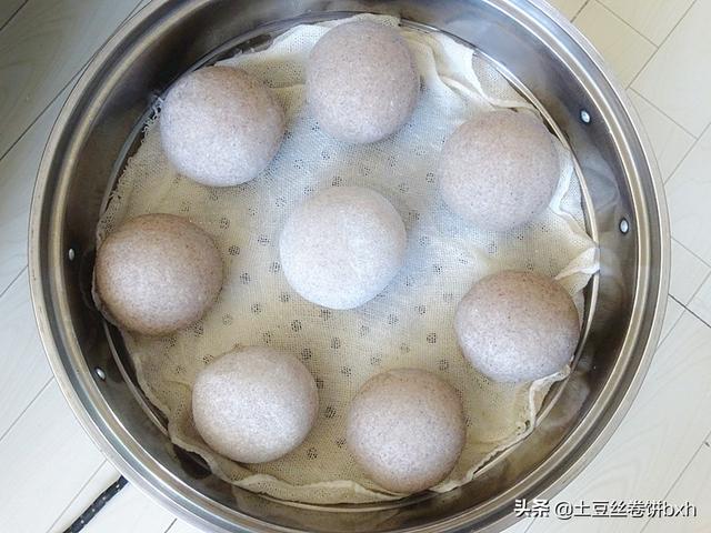 酵母发面蒸馒头技巧，如何用酵母发面蒸馒头（酵母发面做馒头要多放两种材料）