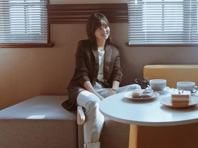 李佳萱是什么电视剧中的人物，李佳萱是什么电视剧中的人物女（与网球名将费德勒合影打破次元壁）