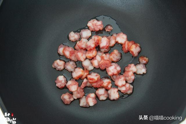 米饭怎么炒好吃，白米饭怎么炒好吃（每次吃2碗才过瘾）