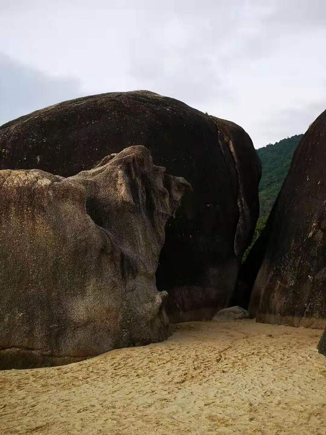 天涯海角在哪个省，天涯海角在哪里哪个省（海南天涯海角，风光旖旎如画）