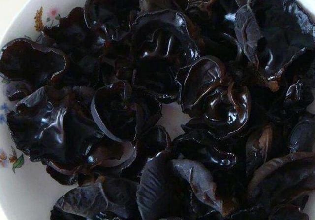 黑木耳粉如何自己制作,黑木耳粉丝的做法(母种的制作和培养方法)
