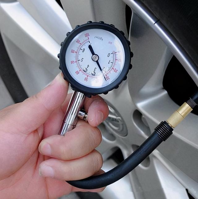 新手开车省油技巧，开车如何节省油技巧（新手开车如何更省油）