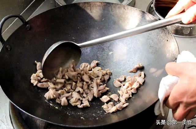 鸡胗怎么洗，鸡胗怎么洗鸡胗（炒鸡胗别急着焯水）
