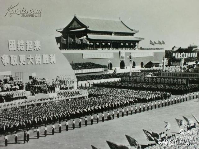 建国70周年纪念章值多少钱，70周年纪念章价值多少钱（我珍藏的国庆纪念章）