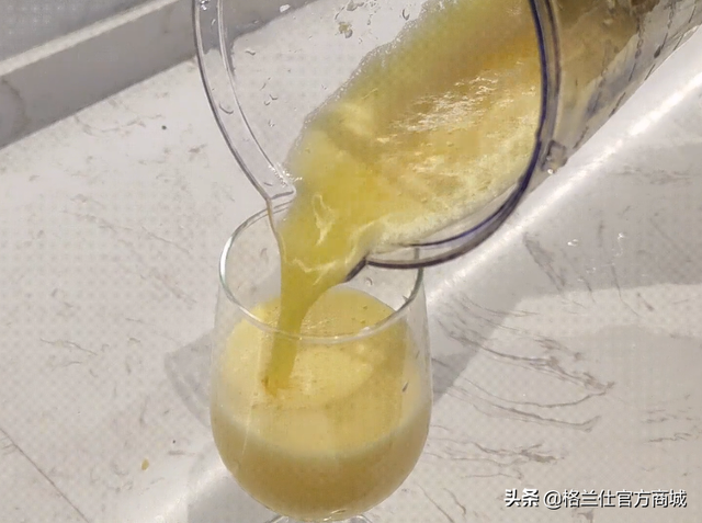 破壁机和榨汁机，破壁机和榨汁机有什么区别（榨果汁到底有多大区别）