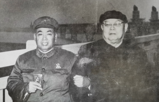 许世友简历，许世友简历和一些他的小故事（为何邓小平指示不准开追悼会不准立碑）