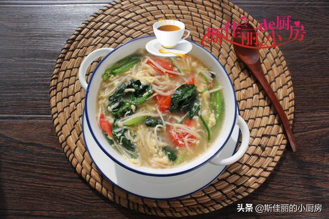 如何做金针菇蛋花汤，金针菇蛋花汤怎么做（这汤好喝好做便宜又鲜美）