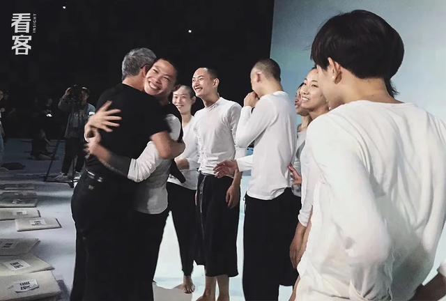 北京现代音乐研修学院是几本，北京现代音乐学院是一本吗（发不出工资的舞团：这帮人）