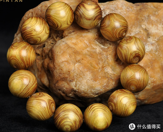 乌木手串怎么辨别真假，乌木手串真假鉴别（万物皆可盘：万字长文）