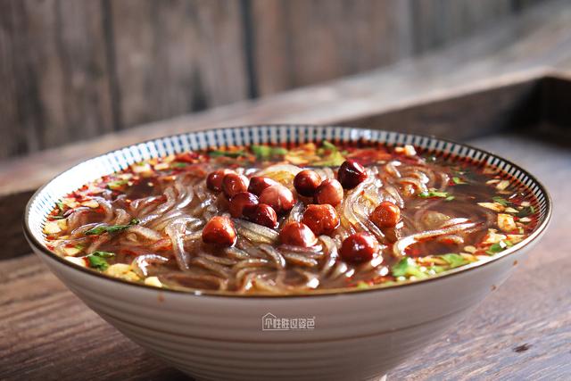 四川正宗酸辣粉，最好吃的酸辣粉牌子排行榜（开店20年的老师傅教您正宗酸辣粉做法）