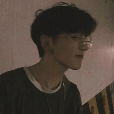 网名男简单气质成熟，简单好听的气质男生网名     一杯清酒当人生微信昵称（清澈刚毅的男生昵称带着点憨憨的帅气）
