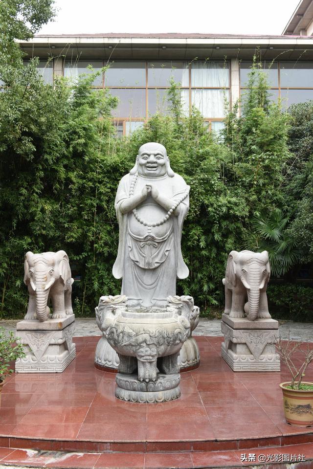 安徽庐江境内汤池小镇的真实情况，安徽庐江境内汤池小镇的真实情况是什么（以旅游业为主的汤池小镇）