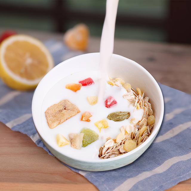 经常喝果汁饮料有好处吗，经常喝果汁饮料对身体好不好（鲜榨果汁真的健康吗）