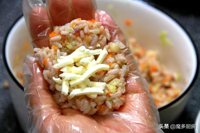 速冻饭团可以用烤箱加热吗，速食饭团可以用烤箱吗（做一盘小巧可爱能拉丝的饭团）