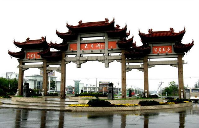 牌坊是什么意思，立牌坊说贞洁是什么意思（欣赏一组壮观的中国牌楼）