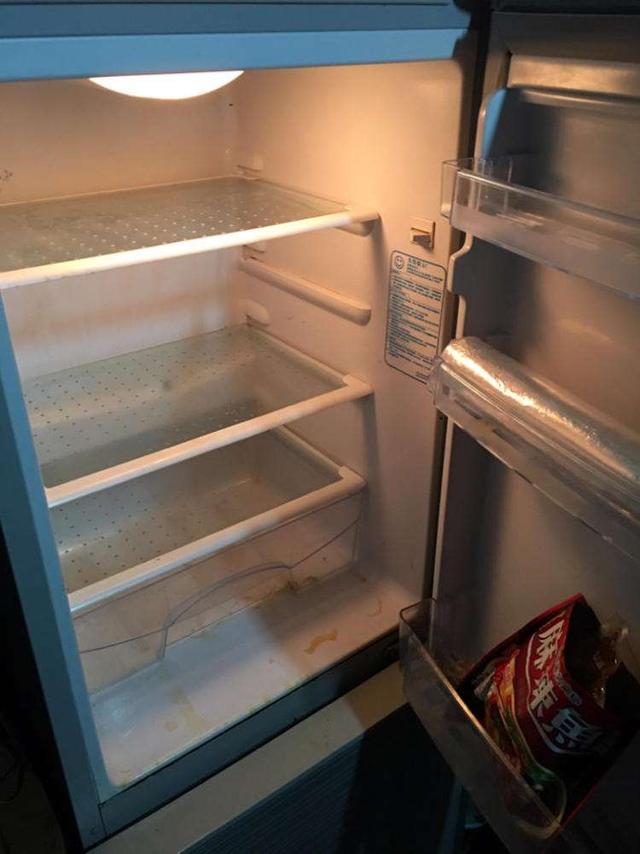 冰箱结冰是什么原因怎么解决(冰箱冷藏室为啥有水还结冰)