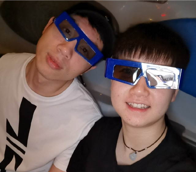 许昕为什么叫大蟒，许昕为什么叫蟒蛇（许昕孙颖莎夺冠逛环球影城）