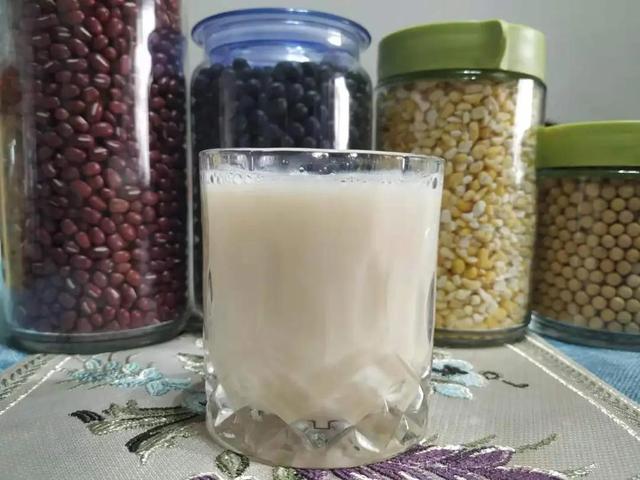 今日黄豆价格多少钱一吨，今日油价：国际原油又涨（农村老话“白露谷）