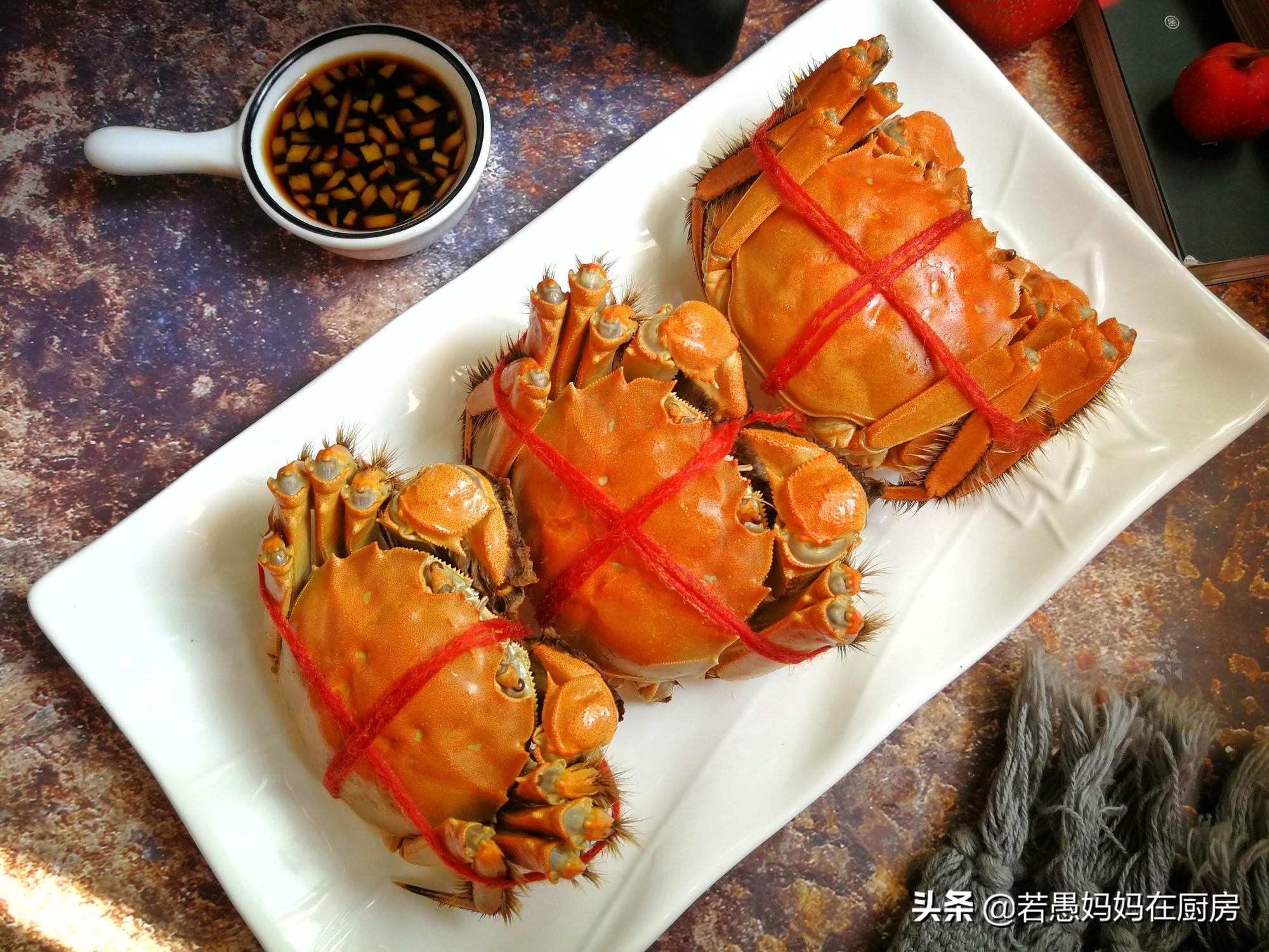 清蒸螃蟹美味秘诀：掌握火候与时间，锁住鲜甜原味，简单几步吃出大厨水准