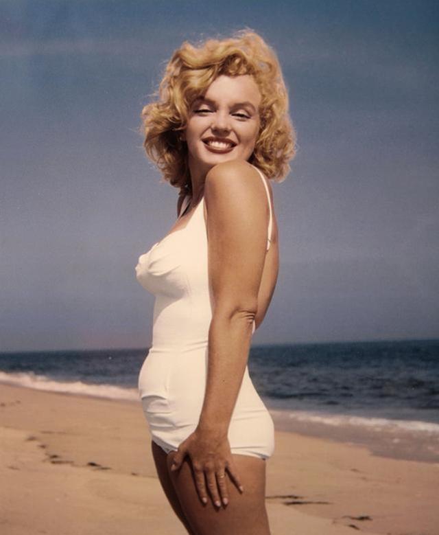 玛丽莲梦露怎么死的，玛丽莲·梦露怎么死的（又与美国总统和黑帮纠缠不清）