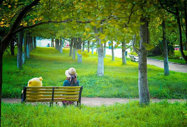 面相解析嘴角上扬的男人命运，嘴巴上扬的男人面相（心理学：男人爱不爱你）