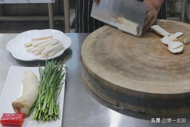 家常杏鲍菇的做法，杏鲍菇的做法（做法简单又家常）