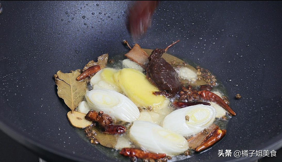 图片[5]-【红薯粉丝煮豆腐皮】做法步骤图 香辣过瘾 10分钟完成-起舞食谱网